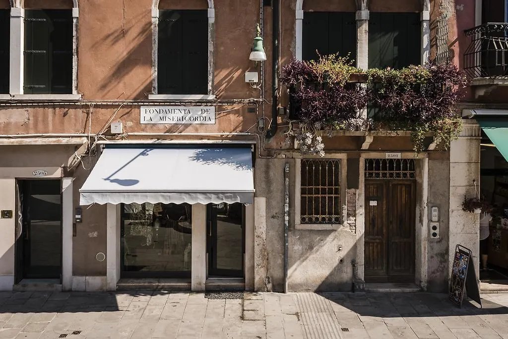 Myplace Cannaregio Townhouse contacts