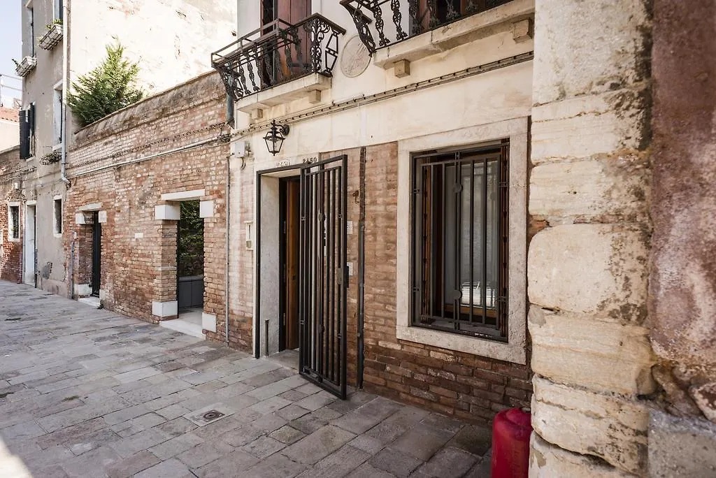Myplace Cannaregio Townhouse Apartment Venice